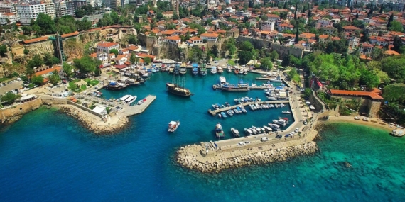 Turkiyede Kiyi Ve Yaz Turizmi